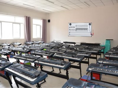 數(shù)字化音樂室：低配5萬元左右，中配8萬元左右，高配12萬元左右，詳情請(qǐng)咨詢：13705898592